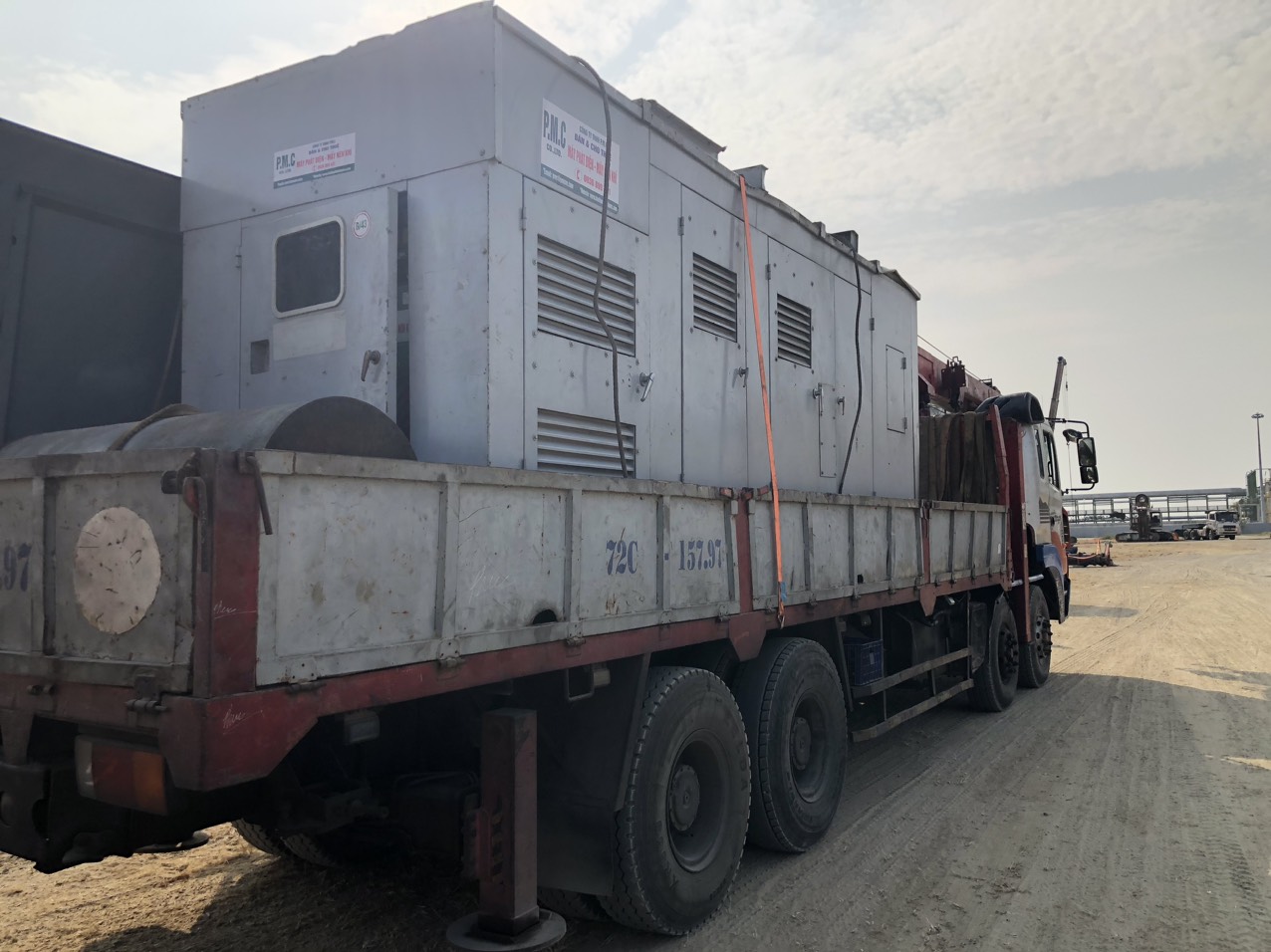 Máy phát điện Cummins 550kva (C440 - xanh) – Nhà máy Lọc Dầu Hóa Long Sơn