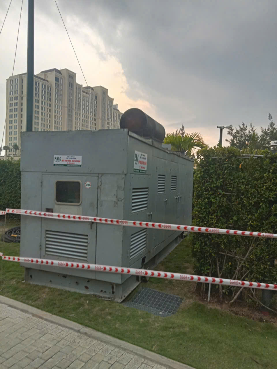 Máy phát điện Cummins 550kva (C440 - xanh) – Casino Hồ Tràm